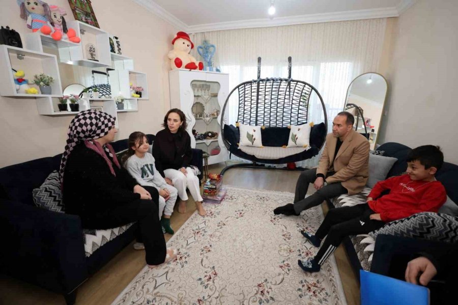 Başkan Özdemir’den Çat Kapı Ziyaret