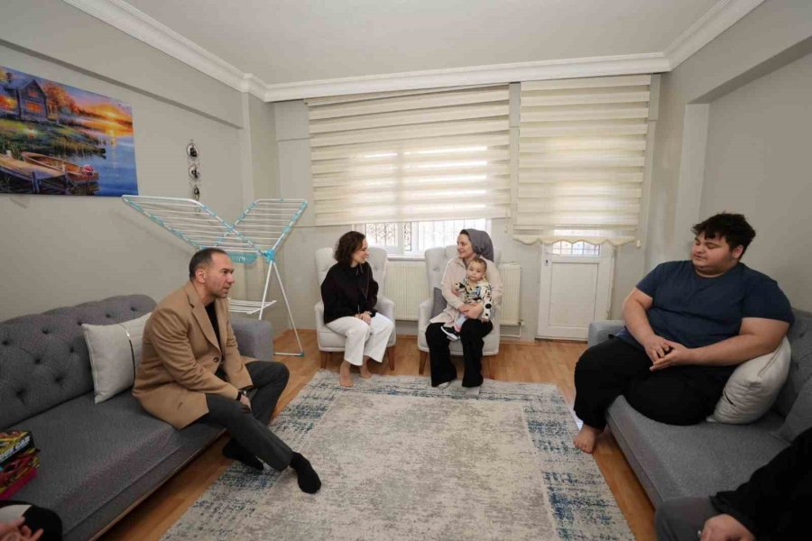 Başkan Özdemir’den Çat Kapı Ziyaret