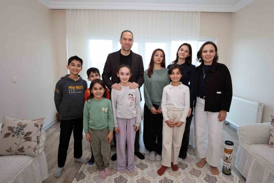 Başkan Özdemir’den Çat Kapı Ziyaret