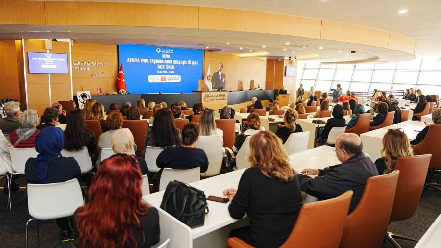 Başkan Özçelik, Cemr Avrupa Yerel Yaşamda Kadın-erkek Eşitliği Şartı’nı İmzaladı