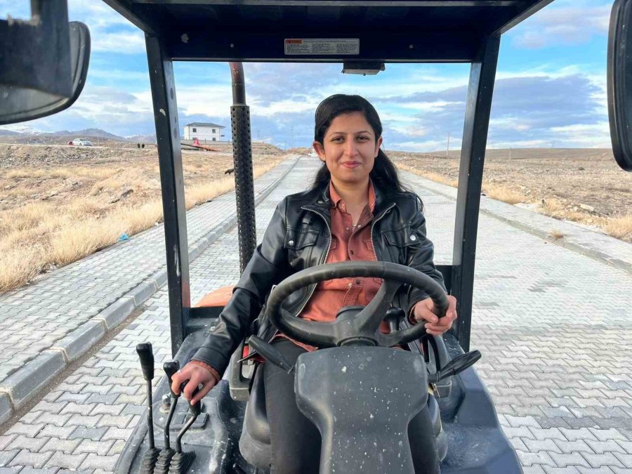 Başarılı Forklift Operatörü Kardelen İlgen’den; Kadınlara "cesur Olun" Çağırısı