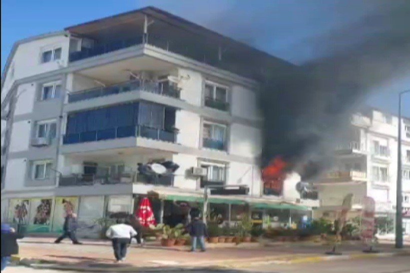 Antalya’da 4 Katlı Binada Yangın Paniği: 2’si Çocuk 6 Kişi Dumandan Etkilendi