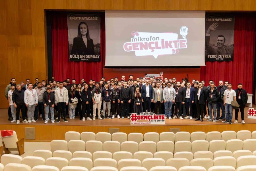 Başkan Vekili Çiçek: "mikrofon Gençlikte" Programının İlk Konuğu Oldu