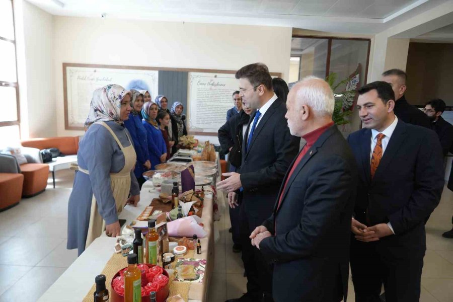 Niğde’de 8 Mart Kadınlar Günü Programında İlham Veren Kadınlar Sahnedeydi