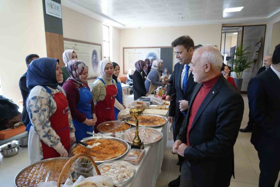 Niğde’de 8 Mart Kadınlar Günü Programında İlham Veren Kadınlar Sahnedeydi