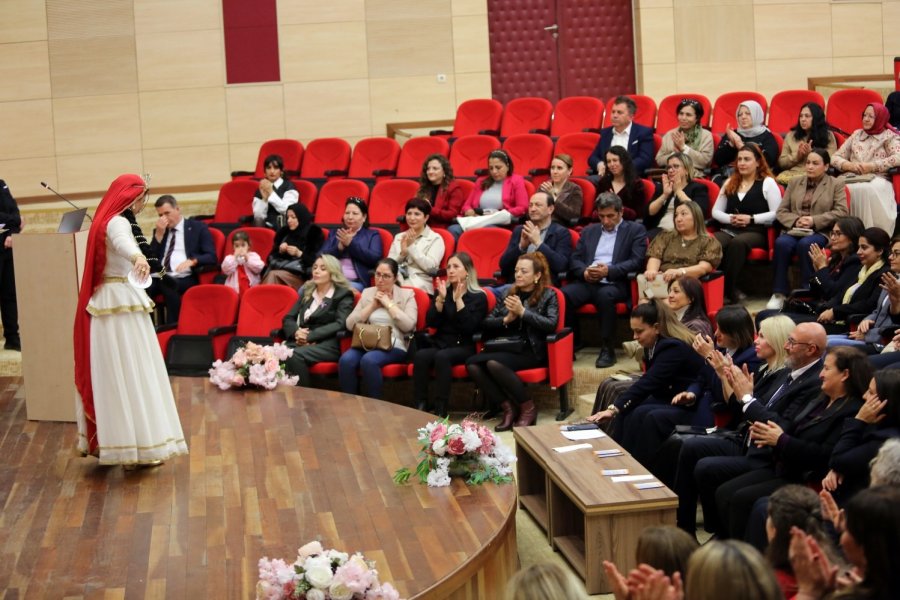 Prof. Dr. Özkan: "kadınlarını Geri Bırakan Toplumun İleri Gitmesi İmkansız"