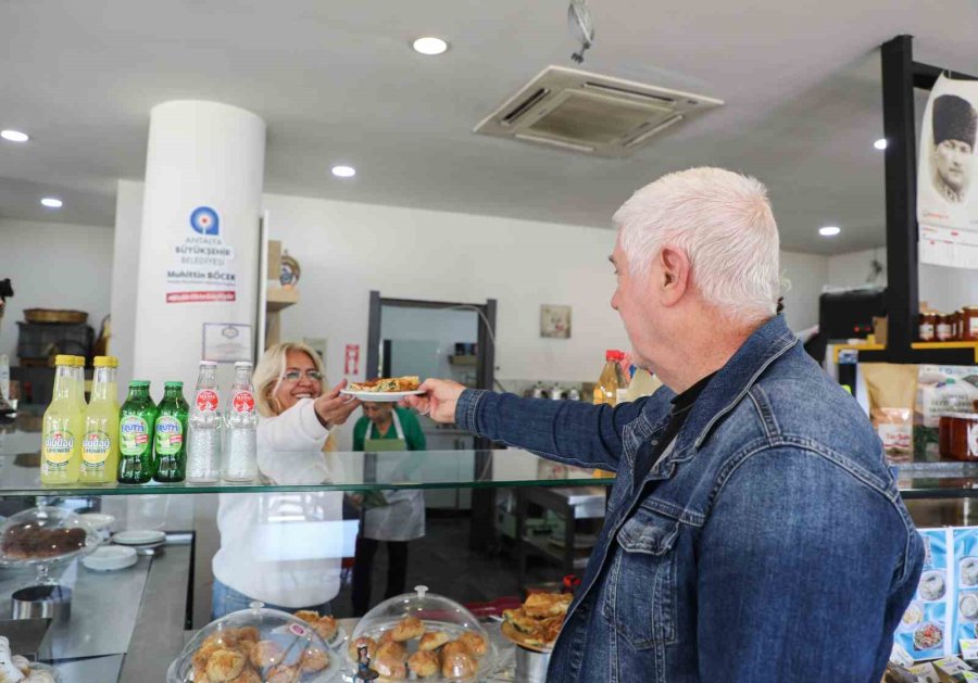 Büyükşehir Belediyesi’nin Kadınlara Yönelik Destekleri İstihdama Dönüşüyor