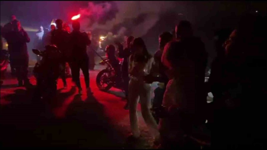 Hastanede Tedavi Gören Kanser Hastası Kadına Arkadaşlarından 8 Mart Sürprizi