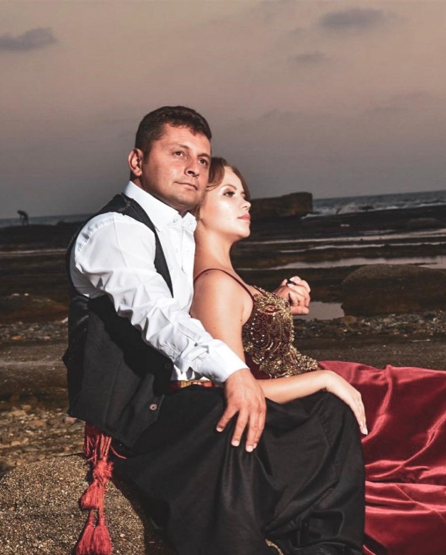 Türk Eşinin Babaannesine Abdest Aldırıp Seccadesini Serdi, 11 Milyon İzlenip Gönüllerin Gelini Oldu