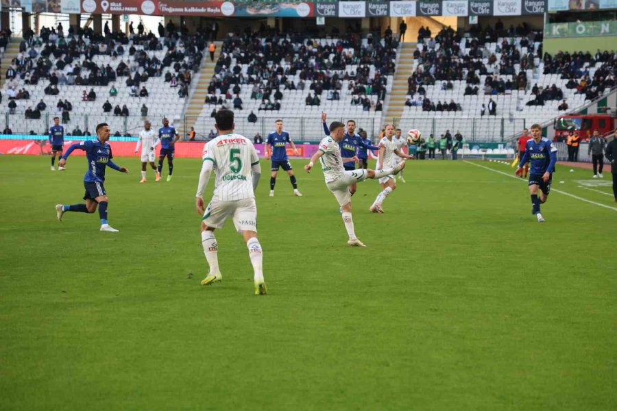 Trendyol Süper Lig: Konyaspor: 1 - Kasımpaşa: 1 (ilk Yarı)
