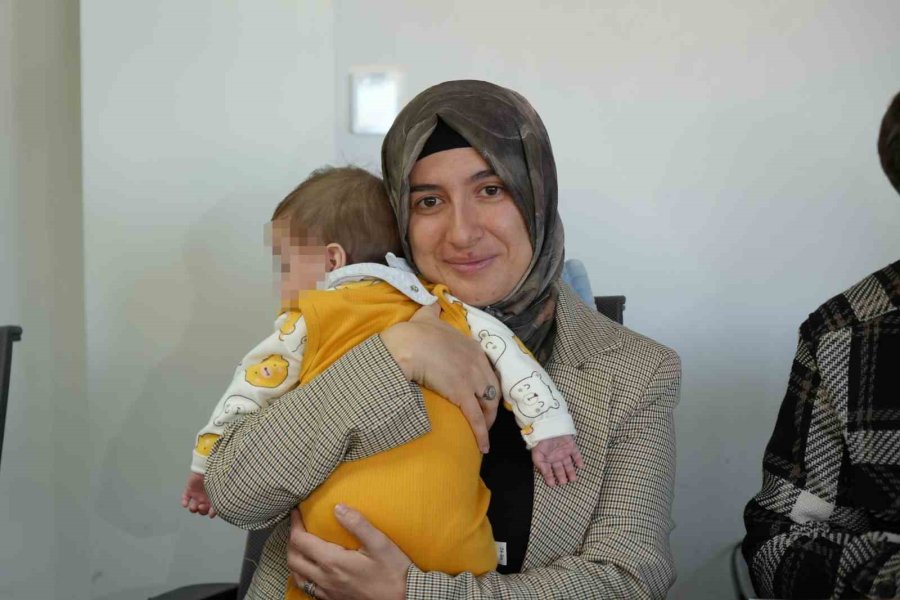 Antalya’da 10 Çocuk Yeni Ailesine Kavuştu: "kendim Doğurmuş Gibiyim"