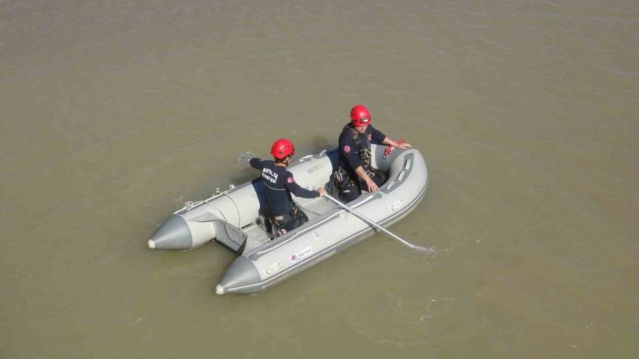 Antalya İtfaiyesinden Film Gibi Martı Kurtarma Operasyonu