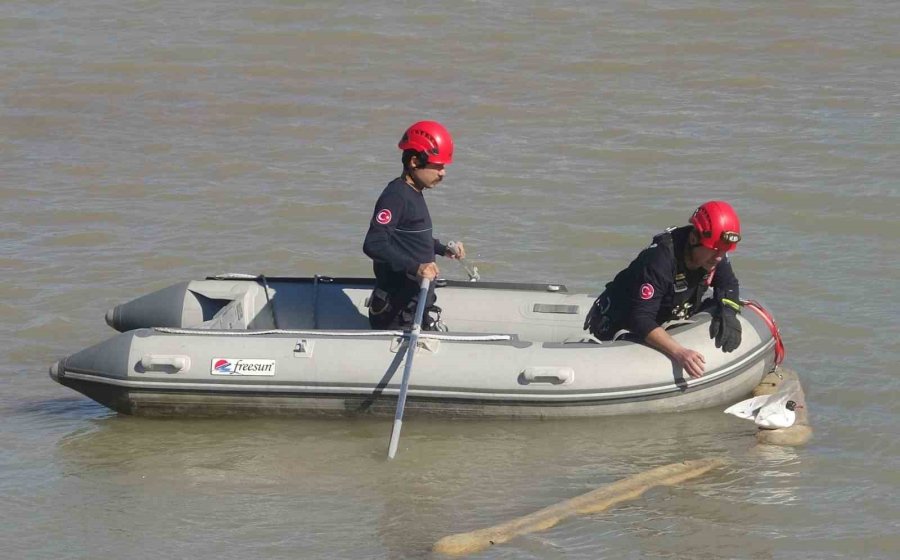 Antalya İtfaiyesinden Film Gibi Martı Kurtarma Operasyonu