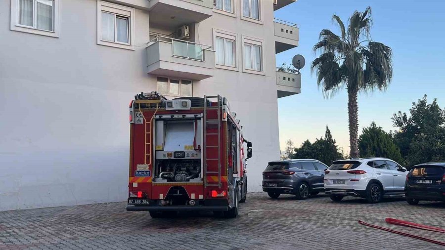 Alanya’da Apartman Balkonunda Çıkan Yangın Korkuttu