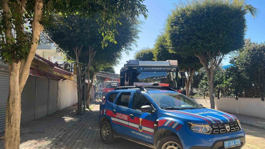 Alanya’da Otelin Kazan Dairesinde Çıkan Yangın Korkuttu