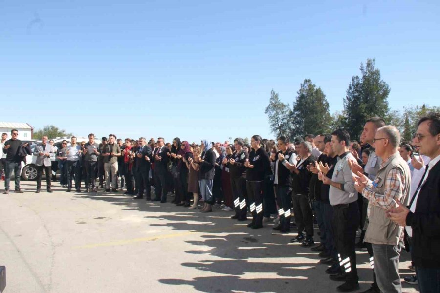 Kanser Nedeniyle Hayatını Kaybeden Çocuk Doktoru İçin Hastanede Tören Düzenlendi