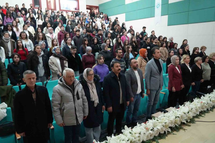 Dijital Dünyada Kadının Görünürlüğü Tartışıldı