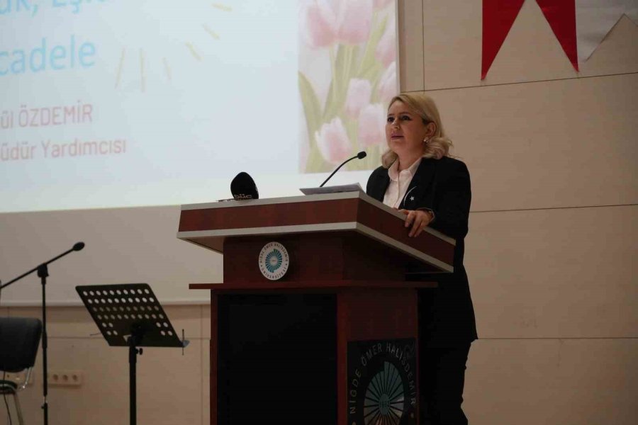 Dijital Dünyada Kadının Görünürlüğü Tartışıldı