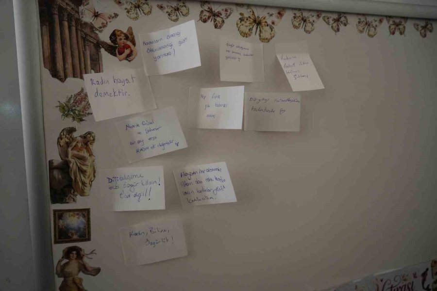 Dijital Dünyada Kadının Görünürlüğü Tartışıldı