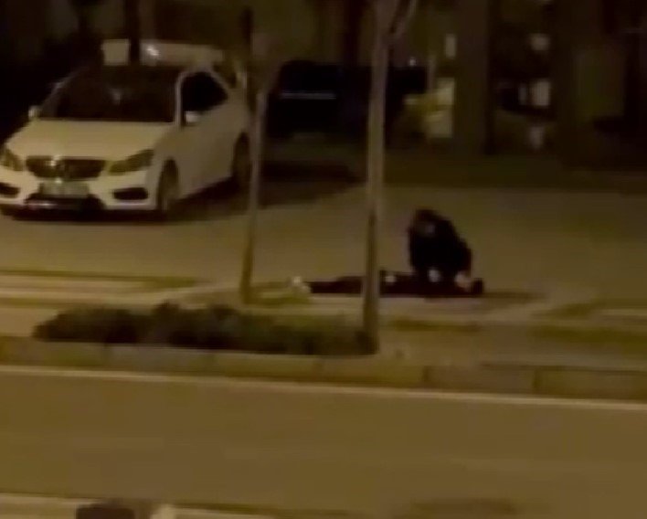 Aynı Kıza İlgi Duyan 16 Yaşındaki Akranını Bıçaklayarak Öldürdü