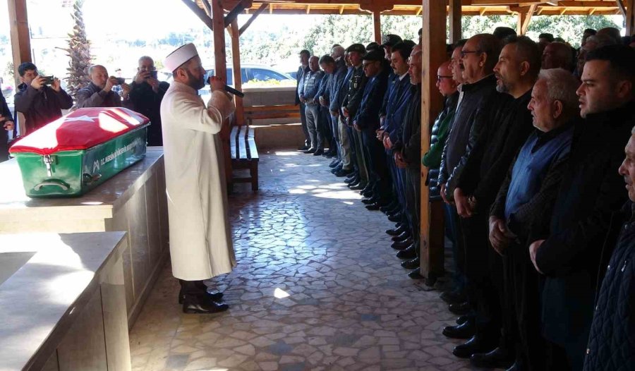 Kıbrıs’ta Kazada Hayatını Kaybeden Uzman Onbaşı Son Yolculuğuna Uğurlandı