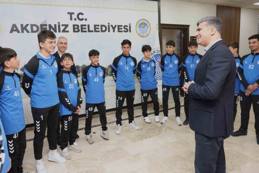 Akdeniz Belediye Spor U-14 Takımı Türkiye Şampiyonası Yolunda