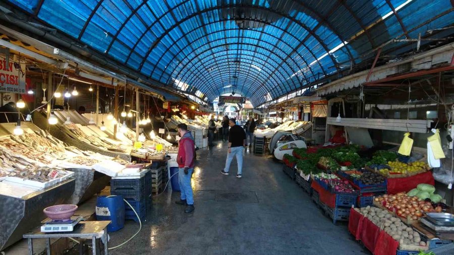 Mersin’de Ramazan’da Balık Fiyatları Düştü, Satışlar Arttı