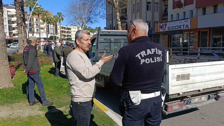 6 Aracın Karıştığı Zincirleme Kaza Ucuz Atlatıldı