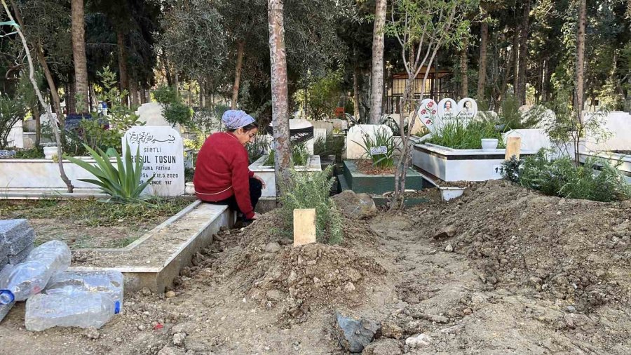 Kocası Tarafından Öldürülen Kadın Son Yolculuğuna Uğurlandı