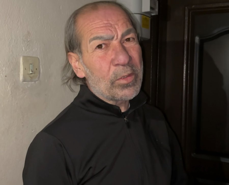 Alzheimer Anne Oğlunu Unuttu, Sokakta Kalan Oğlu İçin Ekipler Seferber Oldu