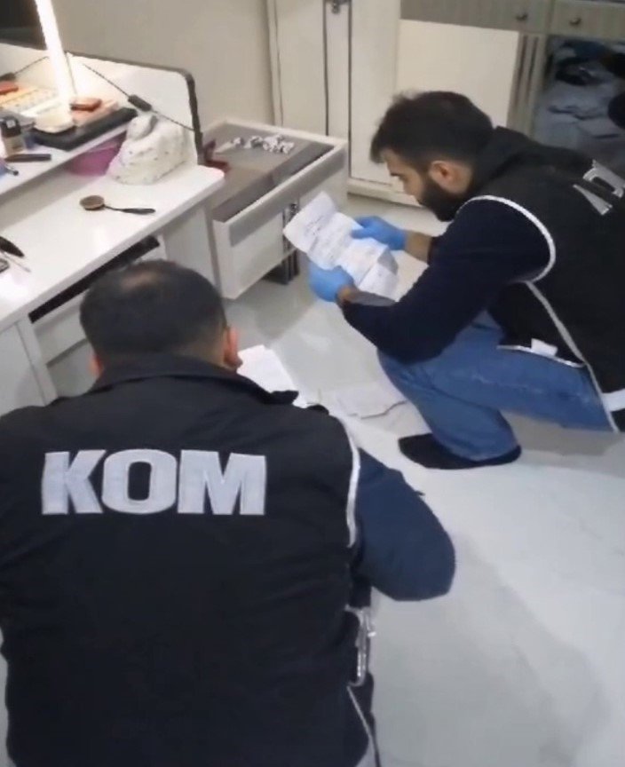 Antalya Merkezli 5 İldeki Usulsüz Esnaf Kredisi Operasyonuna Ait Görüntüler Paylaşıldı