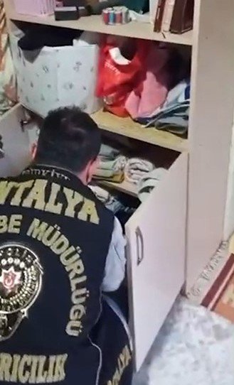 Dini Duyguları İstismar Ederek 2 Milyon Liralık Vurgun Yapan 2 Şahıs Tutuklandı