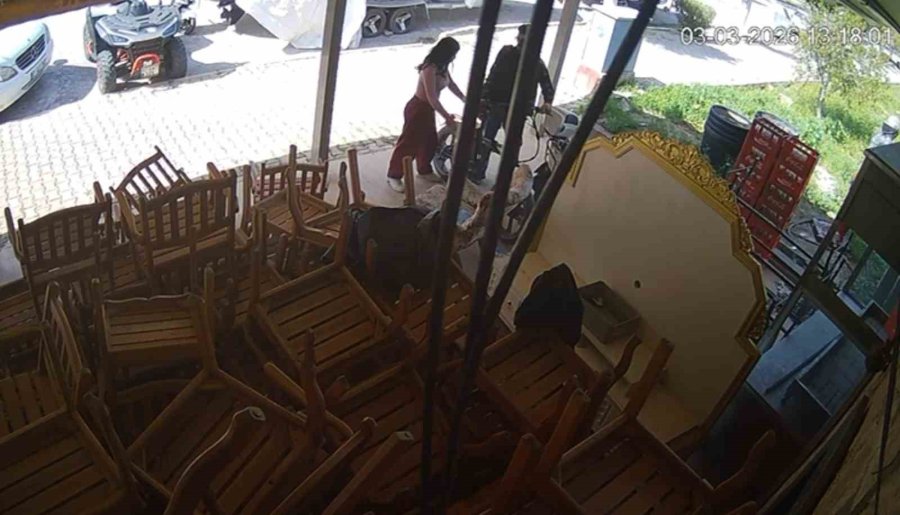 Hırsızlık Yapmaması İçin Uğraşan Kız Arkadaşını Da Kandırıp Ne Varsa Çaldı