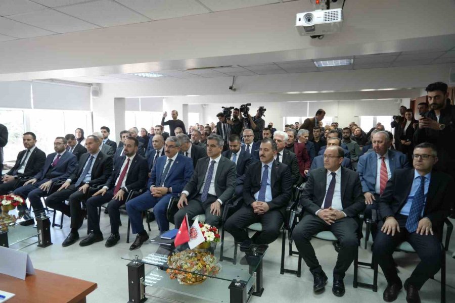 Bakan Bolat: "kuzey Ve Güneyimizde Mini Dünya Savaşı Var. Türkiye Bunlardan Kendini Korumayı Başardı"