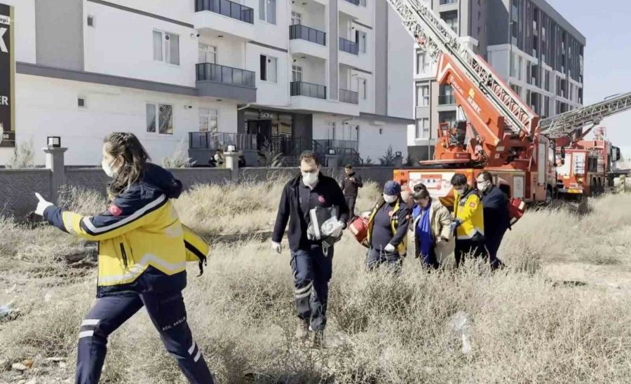 Prizde Unutulan Şarj Aleti Yangın Çıkardı: 16 Kişi Hastanelik Oldu