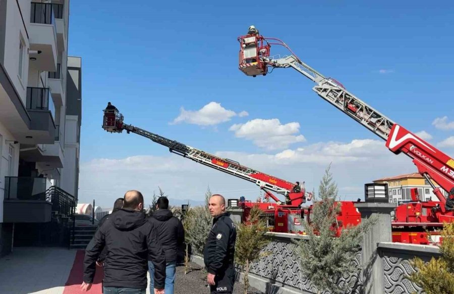 Prizde Unutulan Şarj Aleti Yangın Çıkardı: 16 Kişi Hastanelik Oldu
