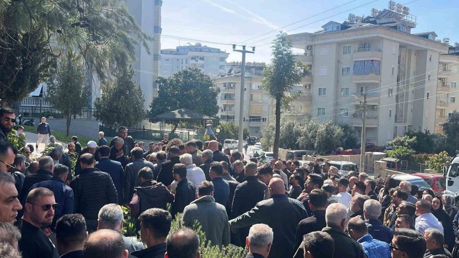 Hayatını Kaybeden Zafer Partisi Alanya İlçe Başkanı Son Yolculuğuna Uğurlandı
