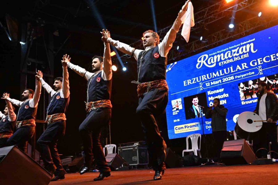 Antalya’daki Erzurumlular Gecesinde Türküler Söylendi Halaylar Çekildi