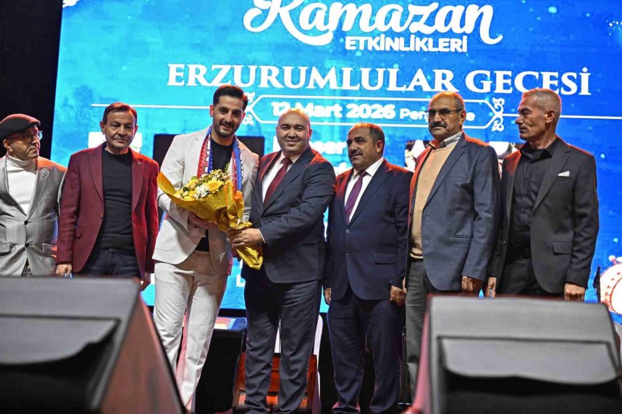 Antalya’daki Erzurumlular Gecesinde Türküler Söylendi Halaylar Çekildi