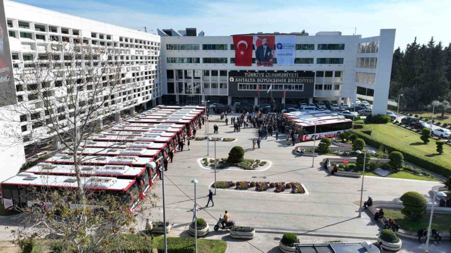 Antalya Büyükşehir’den Ulaşım Filosuna Takviye: 19 Hibrit Otobüs Sahada