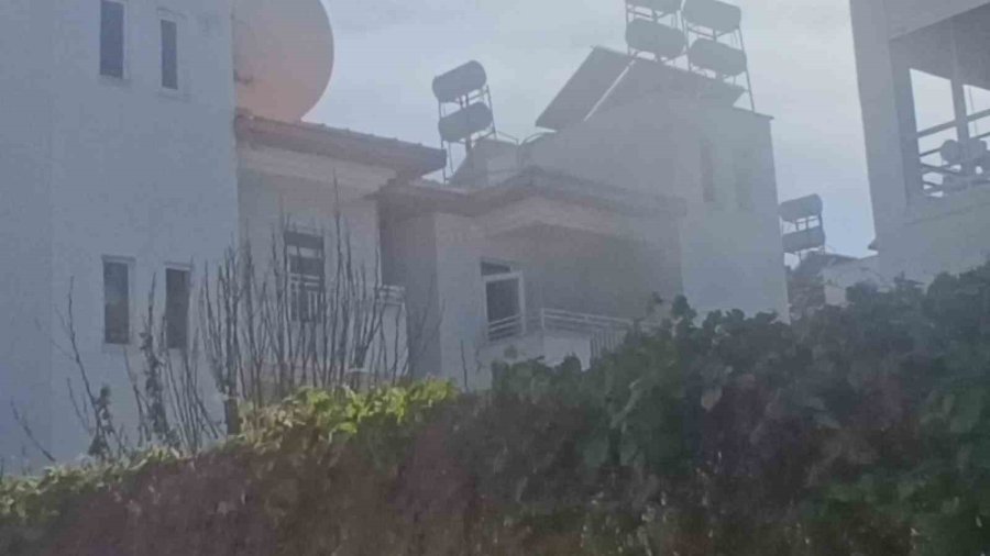 Manavgat’ta Otelde Çıkan Yangın Korkuttu