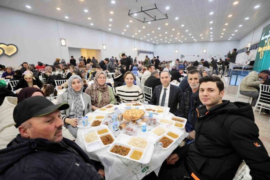 Niğde Belediyesi’nden Şahsüleyman Mahallesi’nde Gönül Sofrası