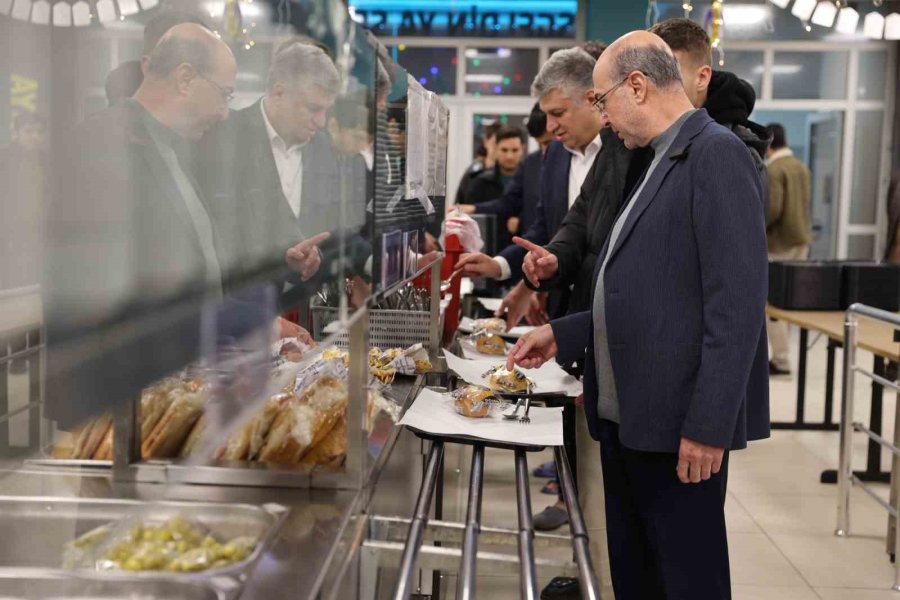 Başkan Pekyatırmacı: "öğrencilerimizin Her Zaman Yanında Olmaya Devam Edeceğiz"