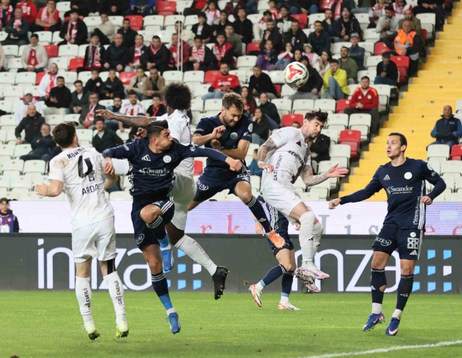 Trendyol Süper Lig: Antalyaspor: 0 - Gaziantep Fk: 0 (ilk Yarı)