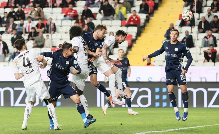 Trendyol Süper Lig: Antalyaspor: 0 - Gaziantep Fk: 0 (ilk Yarı)