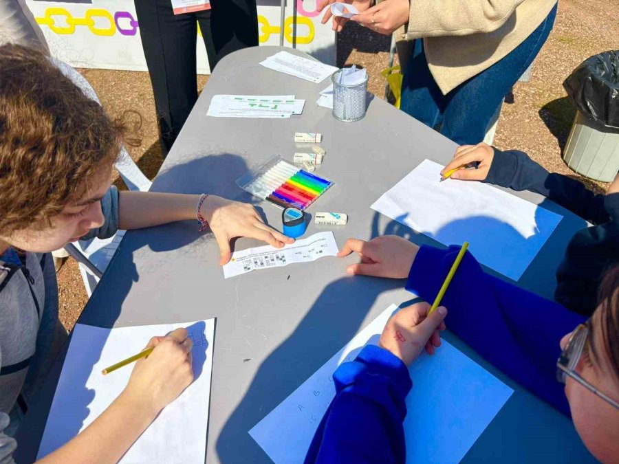 Antalya Bilim Merkezi’nde ’pi Günü’ Şenliği