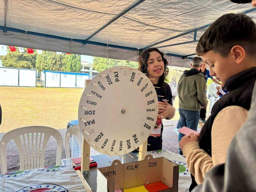 Antalya Bilim Merkezi’nde ’pi Günü’ Şenliği