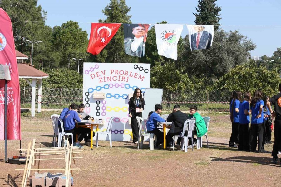 Antalya Bilim Merkezi’nde ’pi Günü’ Şenliği