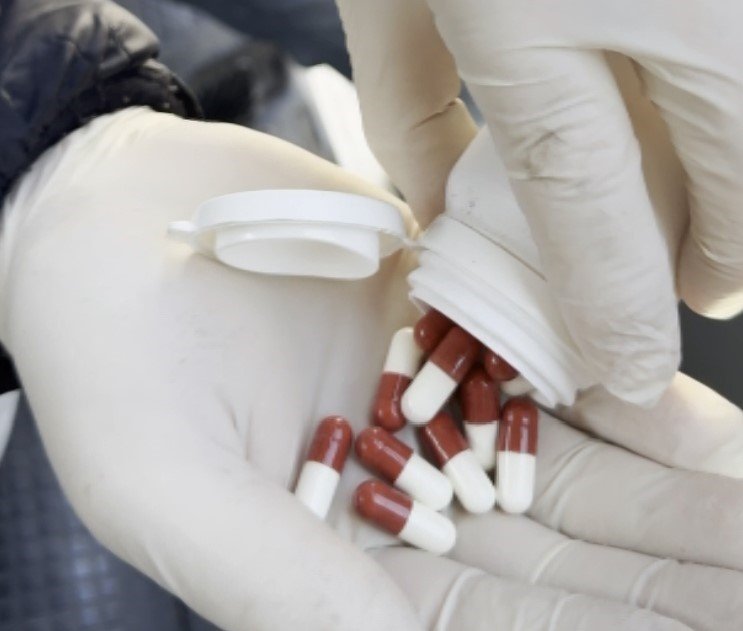 Minibüsün Yan Kapısının İçinden Bin 120 Adet Uyuşturucu Hap Çıktı