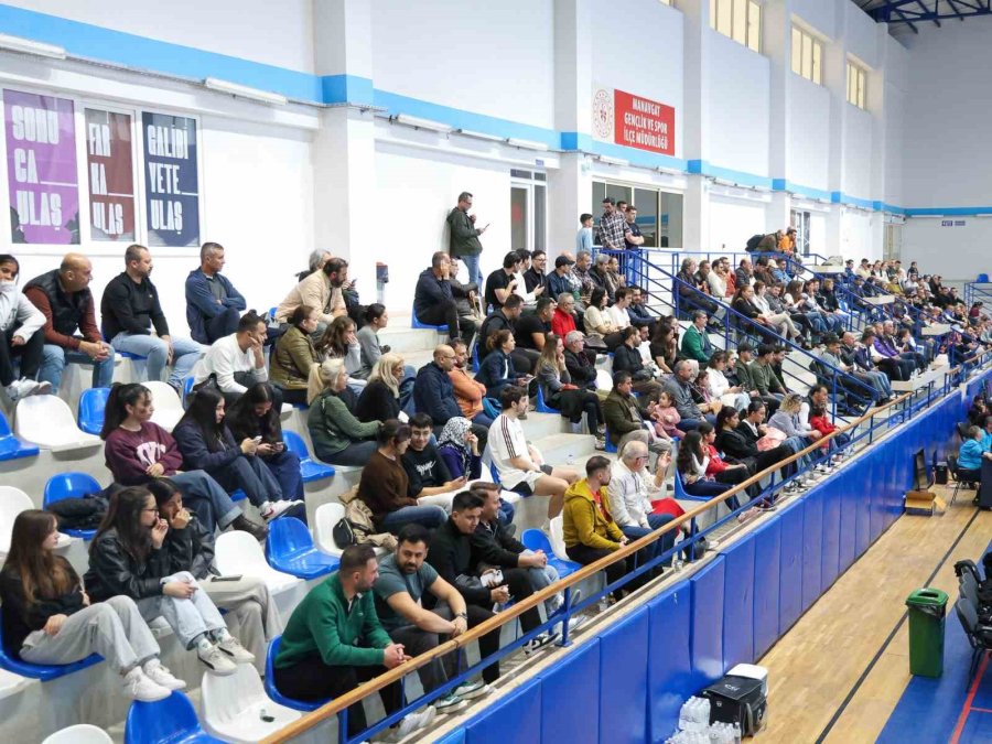 Manavgat’ın Sultanları Sezonu Taraftarlarıyla Noktaladı